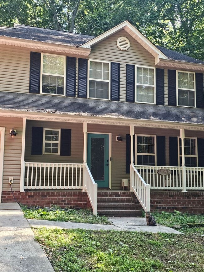 5679 Hickory Fork Rd in Gloucester, VA - Building Photo - Building Photo