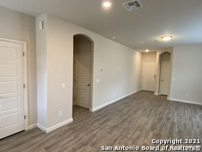 7706 Sunrise Cay in San Antonio, TX - Building Photo - Building Photo