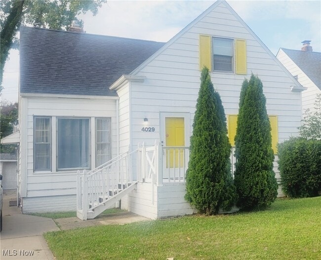 property at 4029 Stonehaven Rd