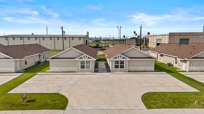 2209 Multi National in Harlingen, TX - Building Photo - Building Photo