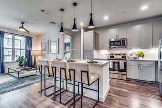 Aven at the Cove in Grand Prairie, TX - Building Photo - Building Photo