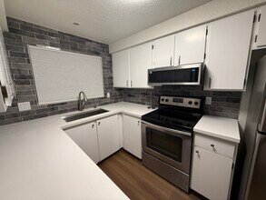 9404 Stone Ave N in Seattle, WA - Building Photo - Building Photo