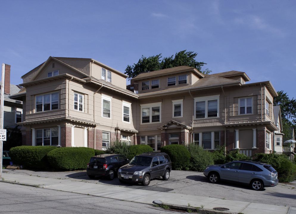 140 Taber Ave in Providence, RI - Building Photo