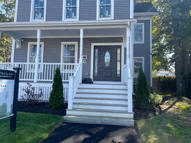 12 Lafayette St, Unit B in Wakefield, MA - Building Photo