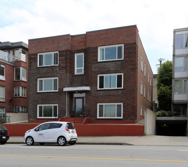 2370 Cornwall Ave in Vancouver, BC - Building Photo - Primary Photo