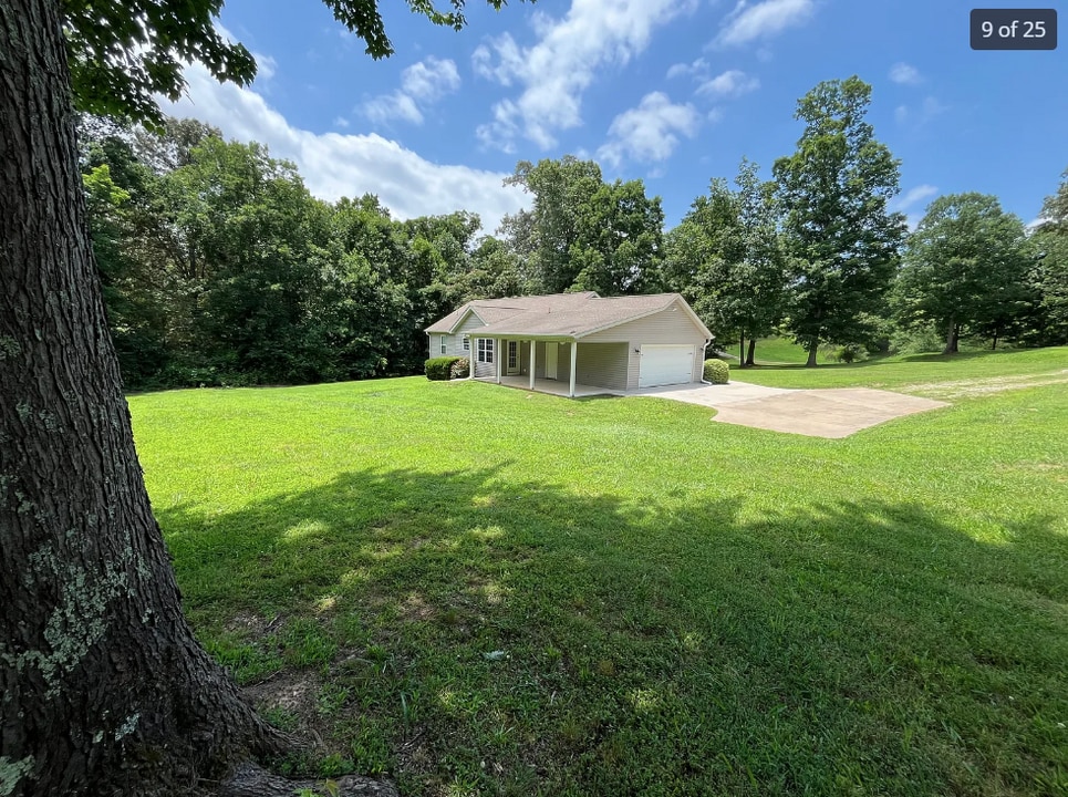 2224 Peterson Rd in Greenback, TN - Building Photo