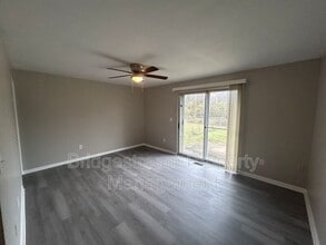 4231 Knollcroft Rd in Trotwood, OH - Building Photo - Building Photo