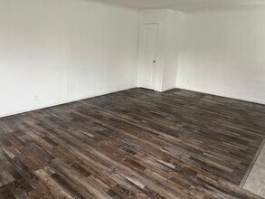331 10th St in Bakersfield, CA - Building Photo - Building Photo