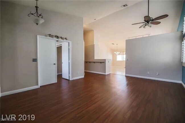 812 Seco Verde Ave in Henderson, NV - Building Photo - Building Photo