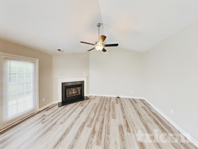 3871 Range Crest Ct in High Point, NC - Foto de edificio - Building Photo