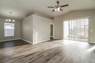 1525 Sunset View Cir in Apopka, FL - Building Photo - Building Photo
