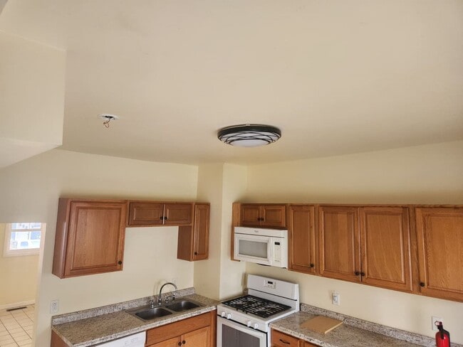 property at 413-415-415 N 6th Ave