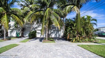 100 8th Ave in Indialantic, FL - Building Photo