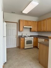 1428 Reserve Ln in Dekalb, IL - Building Photo - Building Photo