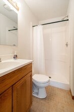 14784 Lower Endicott Way in Apple Valley, MN - Building Photo - Building Photo