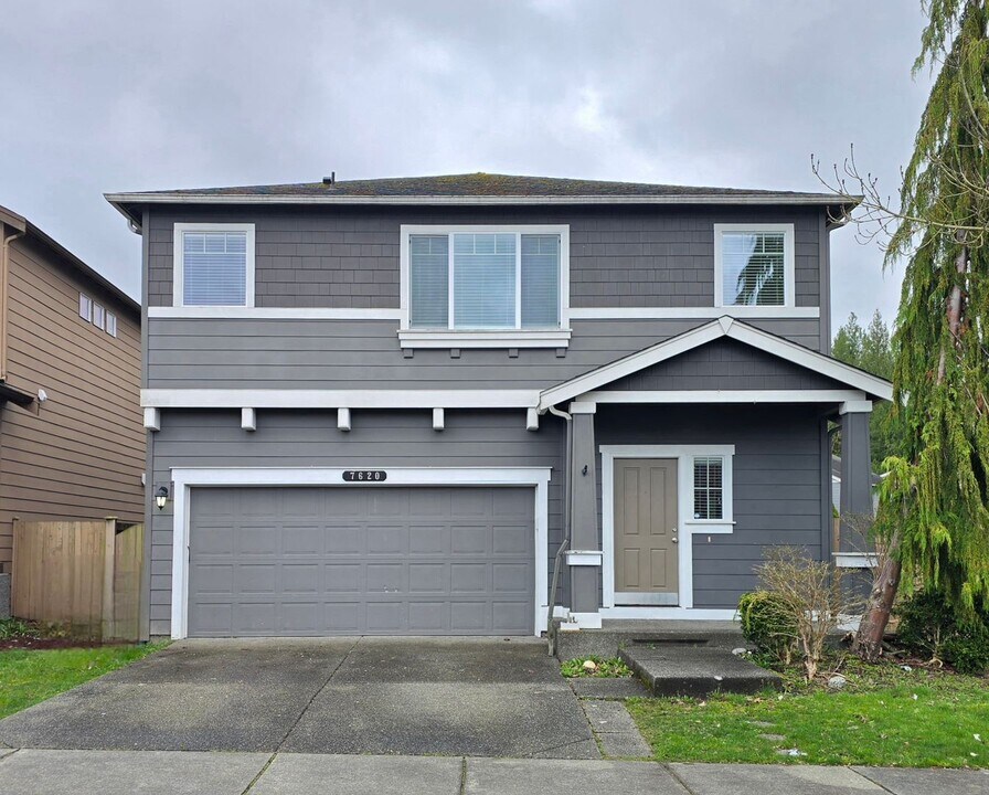 7620 13th St SE in Lake Stevens, WA - Building Photo