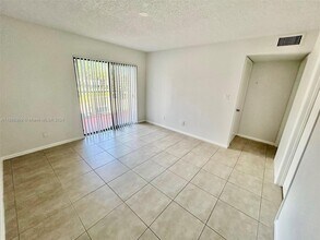 510 S Park Rd-Unit -25-10 in Hollywood, FL - Building Photo - Building Photo