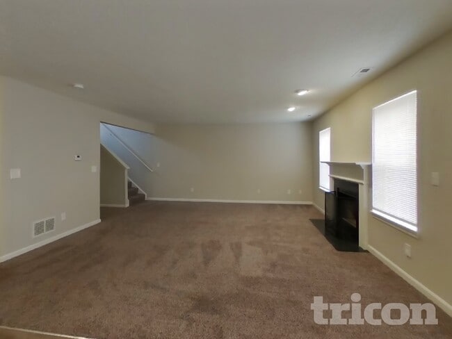 594 Sun Ridge Blvd in Avon, IN - Building Photo - Building Photo