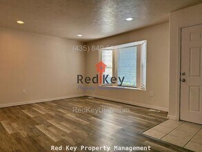 213 Cres View Ln in Tooele, UT - Building Photo - Building Photo