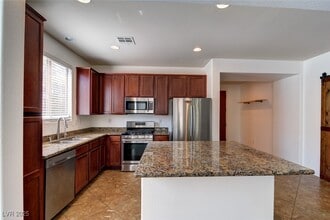 1012 Via Canale Dr in Henderson, NV - Building Photo - Building Photo