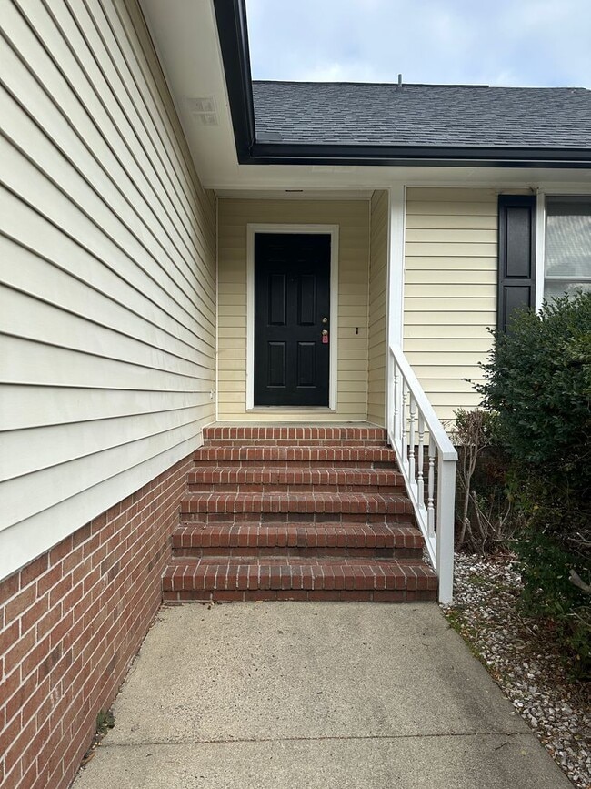 5598 Arapahoe Ct in Fayetteville, NC - Building Photo - Building Photo