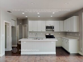 5908 Deepdale Way, Unit 203-10 in Elk Grove, CA - Building Photo - Building Photo