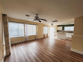 15859 E Park Ct in Houston, TX - Building Photo - Building Photo