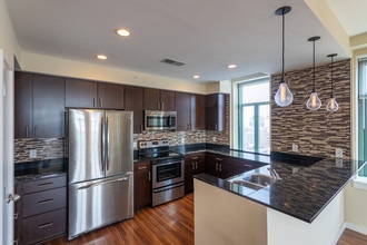 Park Pacific Luxury Apartments in St. Louis, MO - Foto de edificio - Interior Photo