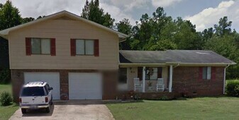 3102 Apple Valley Ln in Oxford, AL - Building Photo