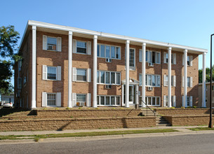 Minnehaha Apartments in St. Paul, MN - Building Photo - Building Photo