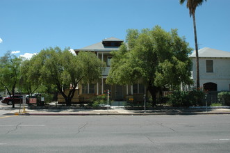 346-348 S 6th Ave in Tucson, AZ - Foto de edificio - Building Photo