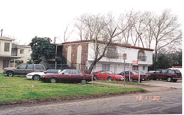 Los Arcos Apartments in Houston, TX - Foto de edificio - Building Photo