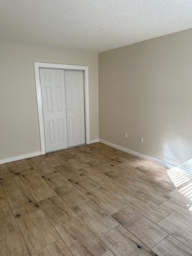 307 Adams Ave-Unit -OCBR02 in Cape Canaveral, FL - Foto de edificio - Building Photo