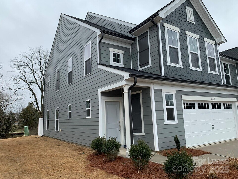 23042 Clarabelle Dr in Charlotte, NC - Building Photo