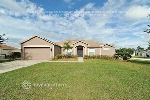 12001 Colonial Estates Ln in Riverview, FL - Building Photo