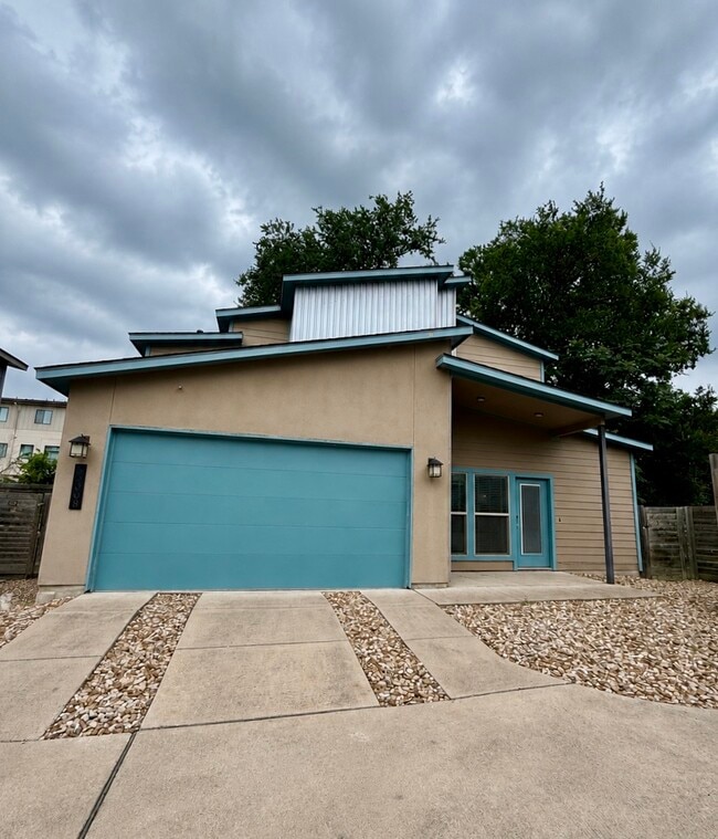 5300 Samuel Huston Ave, Unit #B, Unit #B