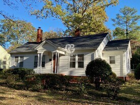 399 Woodside Ln in Spartanburg, SC - Building Photo