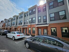 606 Parker Blvd in West Windsor Township, NJ - Building Photo