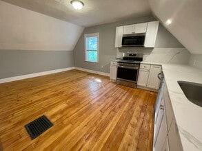 35 Cameron Ave in Somerville, MA - Building Photo - Building Photo