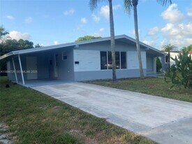 4557 NW 3rd St in Plantation, FL - Building Photo