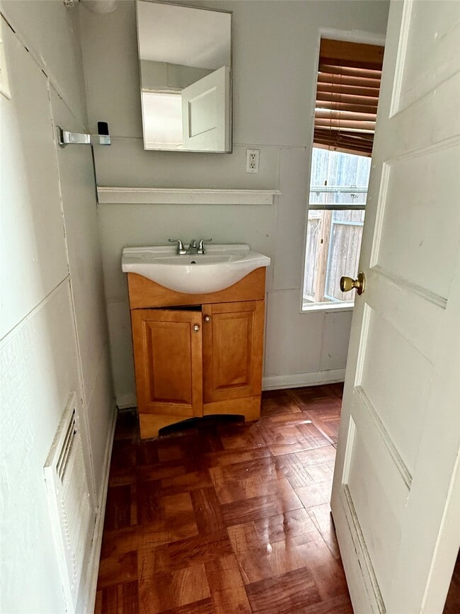 property at 1526 Yale St