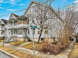 16 Park Pl in Poughkeepsie, NY - Building Photo