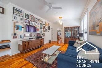 2833 N Spaulding Ave in Chicago, IL - Foto de edificio - Building Photo
