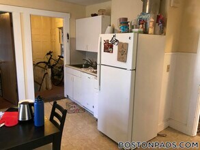 7 Craigie Terrace, Unit 2 in Somerville, MA - Building Photo - Building Photo