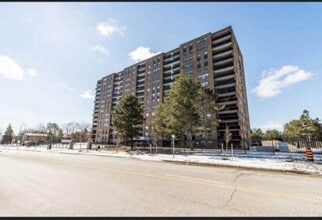 4 Lisa St in Brampton, ON - Building Photo - Building Photo