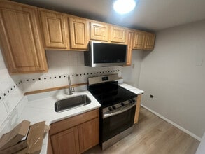 997 Broadway in Raynham, MA - Building Photo - Building Photo