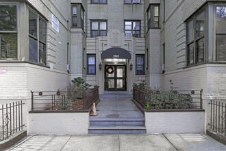 2962 Decatur Ave in Bronx, NY - Foto de edificio - Building Photo