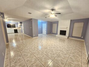 16226 Villaret Dr in Houston, TX - Building Photo - Building Photo