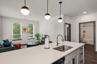 6160 N Rural St in Indianapolis, IN - Foto de edificio - Building Photo