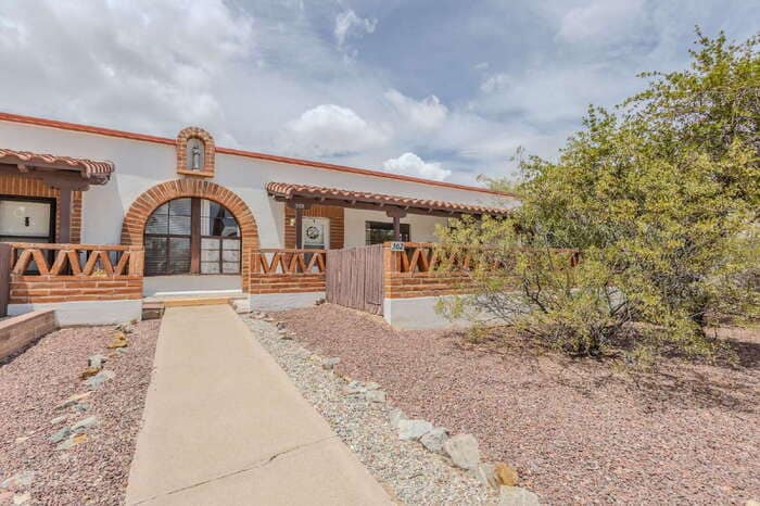 302 S Paseo Cerro in Green Valley, AZ - Building Photo